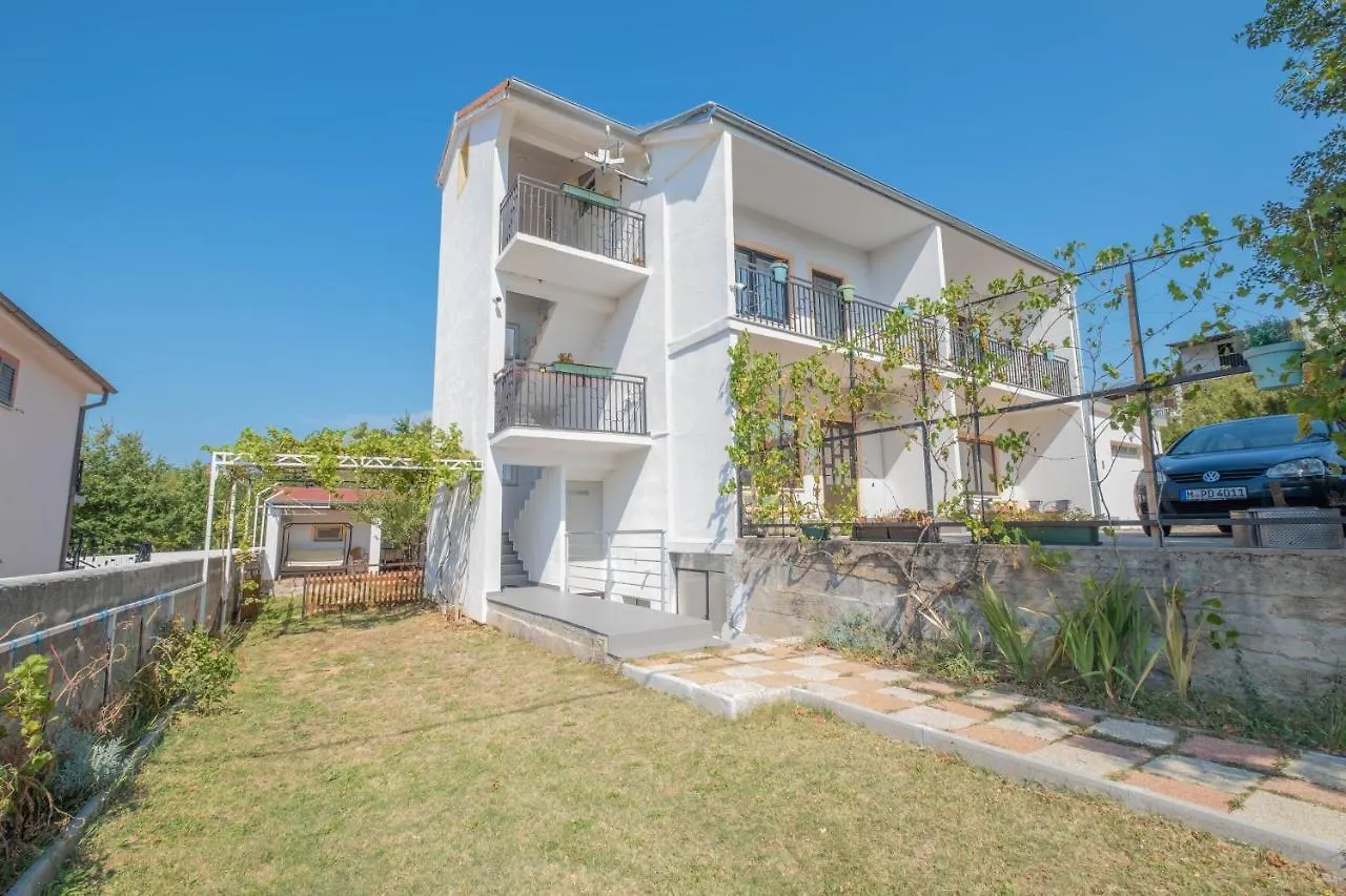 Apartman & Rooms Pejo Jadranovo 0*,